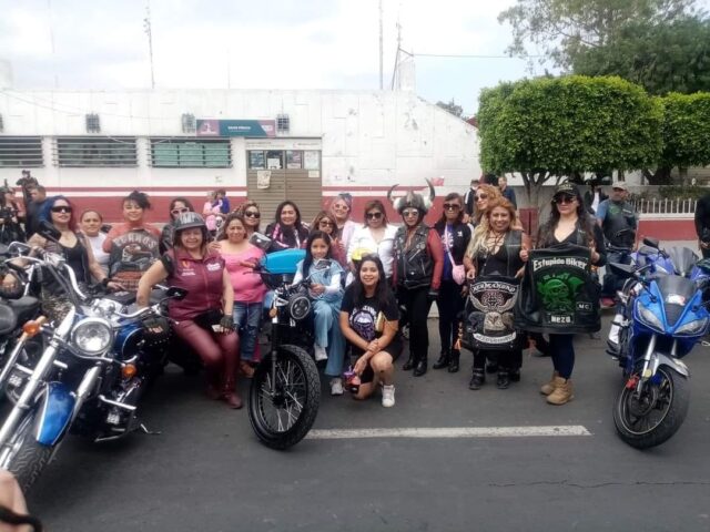 Mujeres en Motocicleta Encabezan Caravana por la Igualdad de