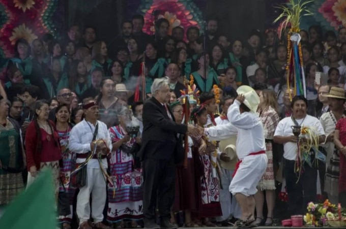 AMLO-Baston-de-Mando-2.jpg