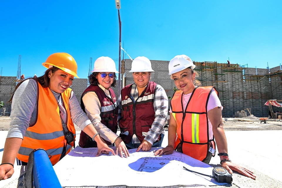 MUJERES Obra Pública 1