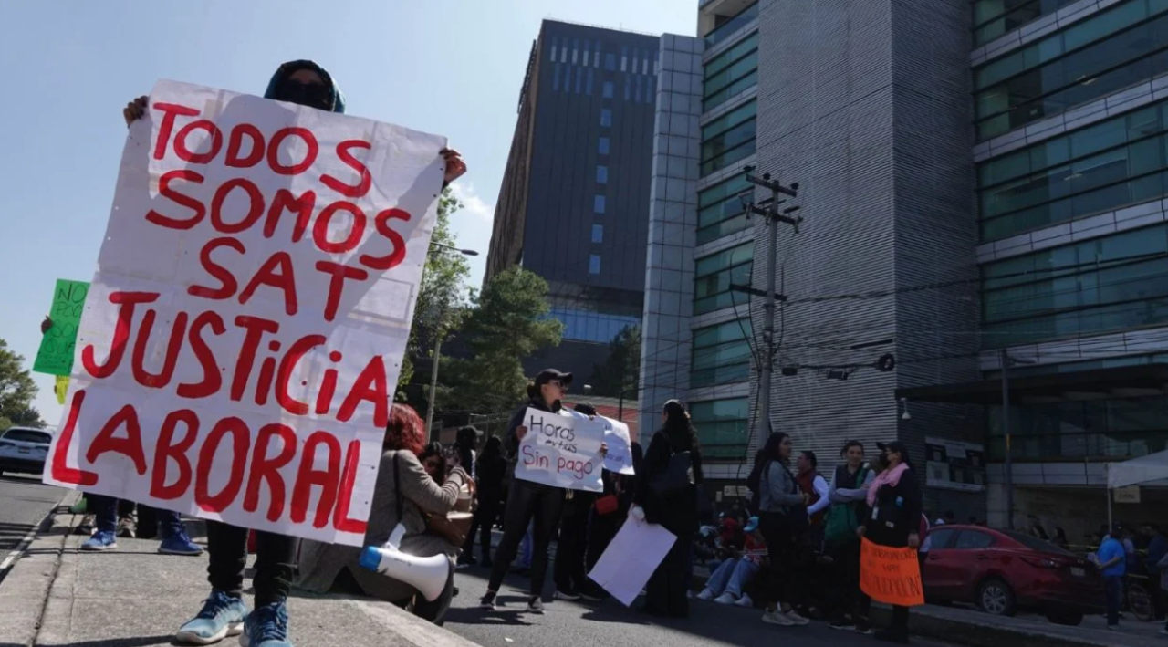 EMPLEADOS del SAT
