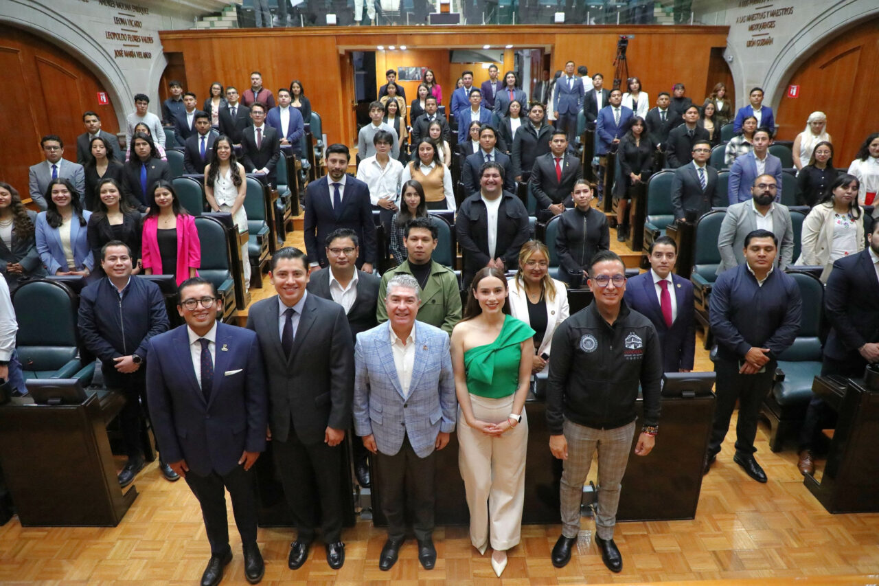 Escuchar JOVENES