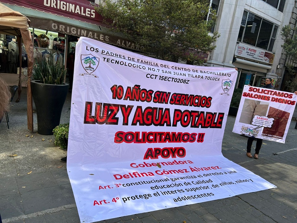 TOLUCA-Doble-Protesta-3.jpg