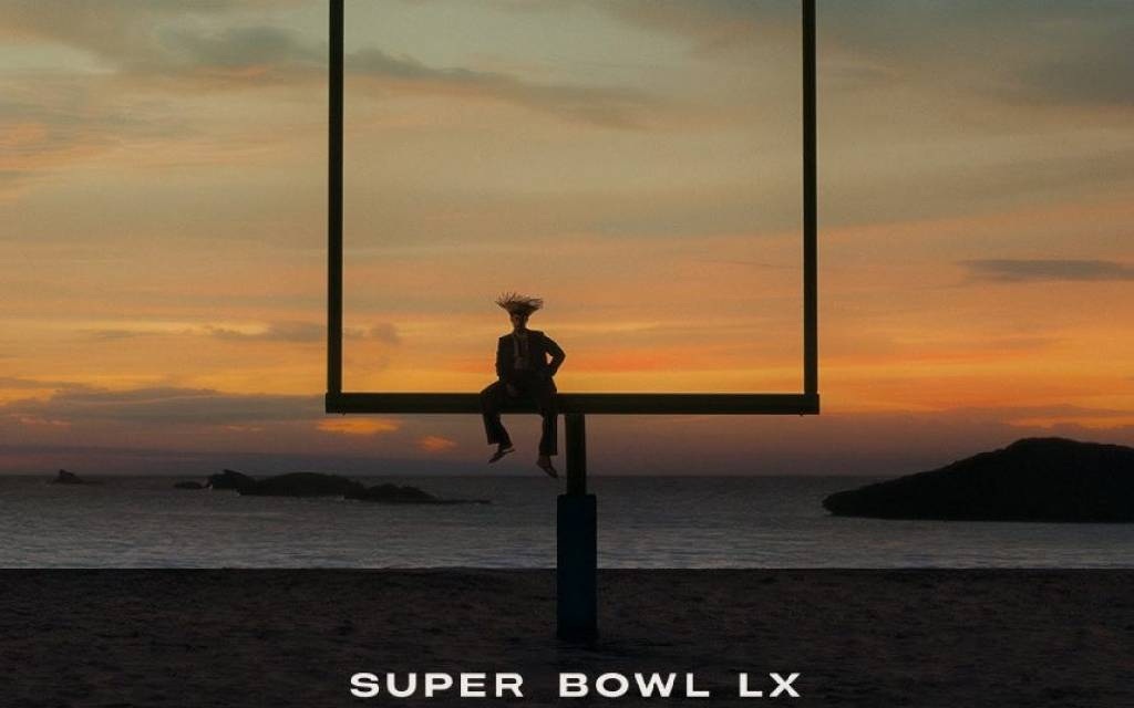 Bad Bunny y la Hipermodernidad, un Análisis del Escritor Fernando Viveros