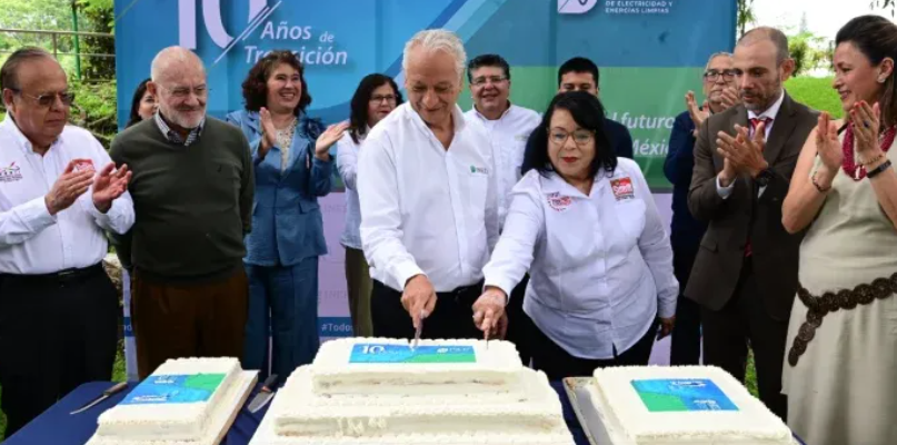 CLAUDIA pide 2 CLAUDIA pide 2