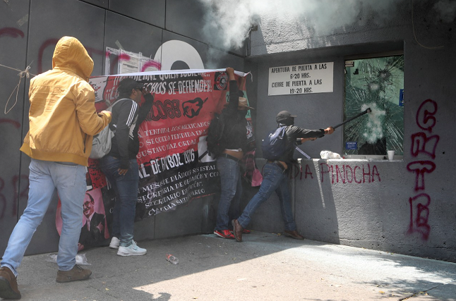 CNTE a la SEP 01